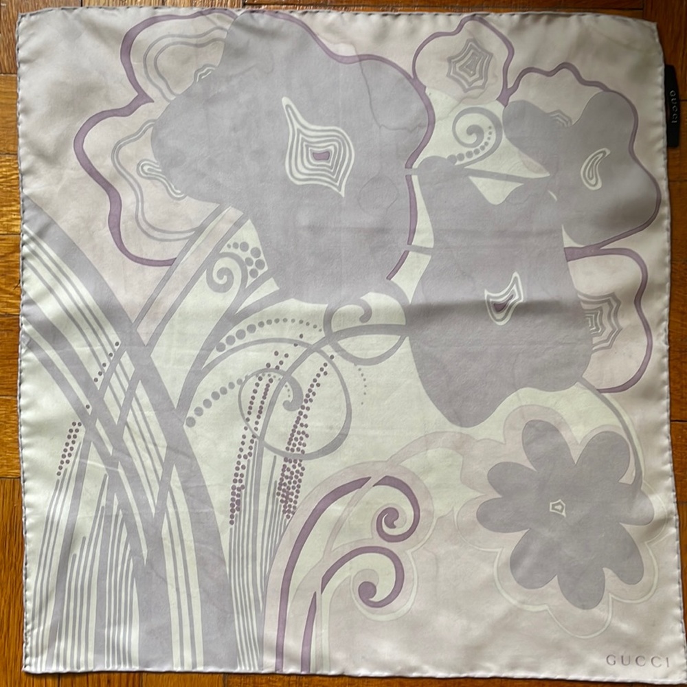 Gucci Vintage Pocket Square 100% Silk Scarf women’s Made in Italy
